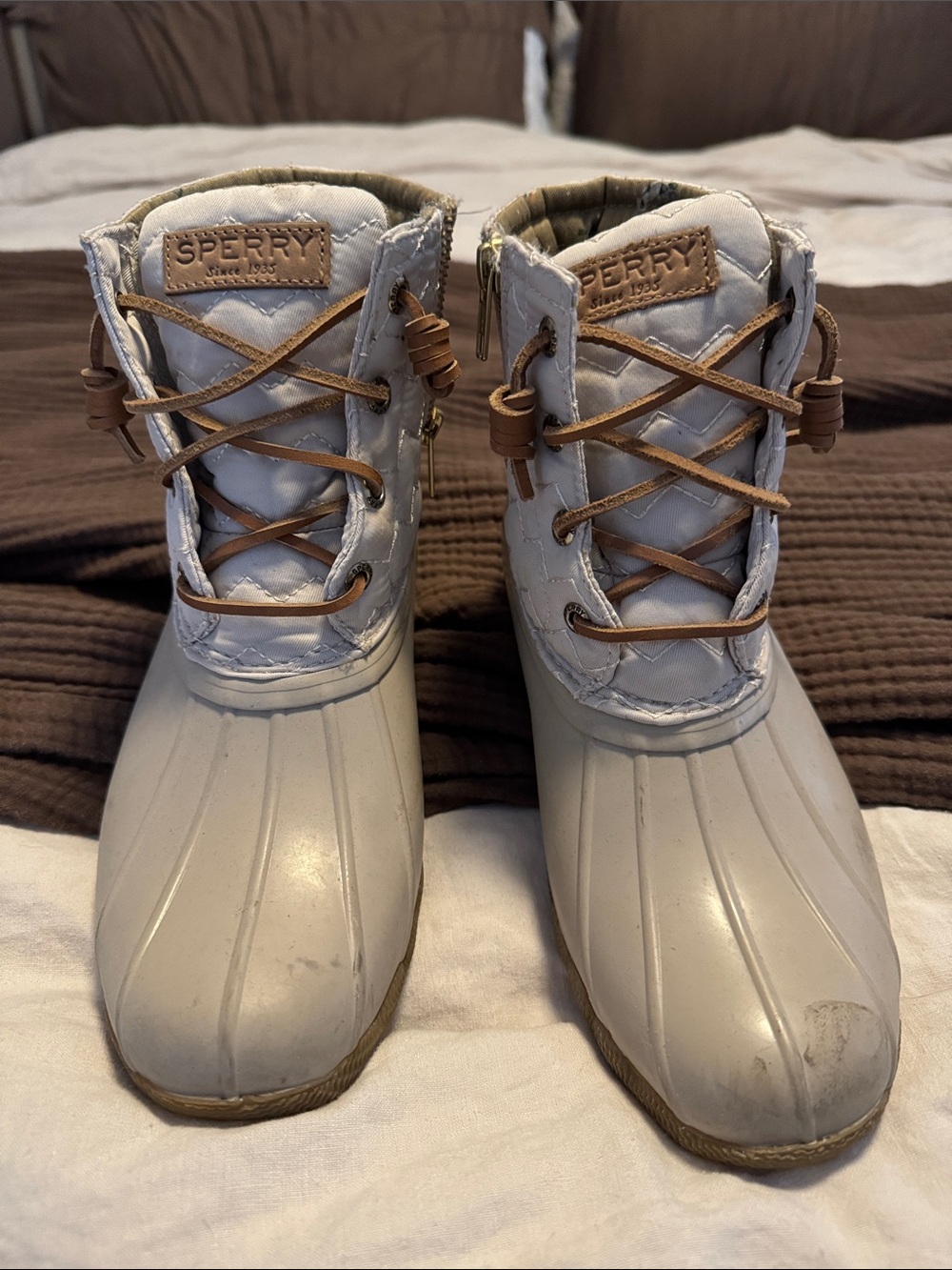 Sperry Quilted Beige Duck Boots with Tan Laces W7.5